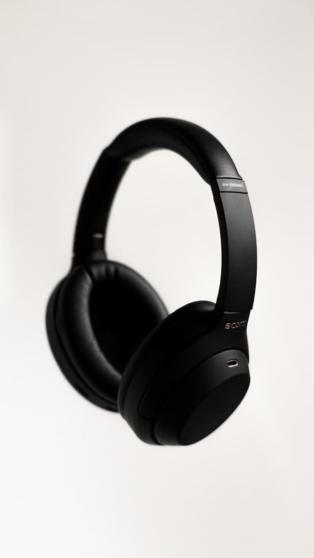 headphones image